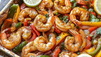 Sheet Pan Shrimp Fajitas (Easy One-Pan Meal) Sheet Pan Shrimp Fajitas (Easy One-Pan Meal)