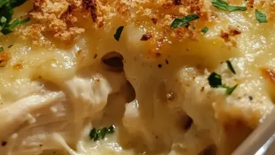 Baked Tacky Hen Casserole (Simple & Creamy) Baked Tacky Hen Casserole (Simple & Creamy)